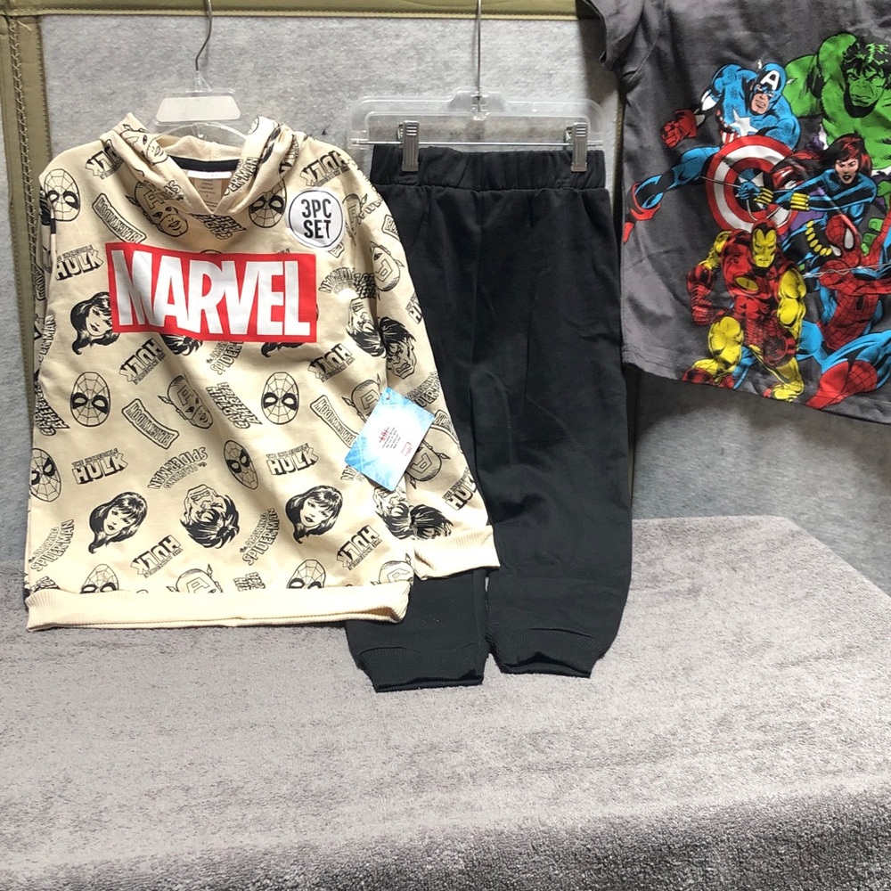 Marvel Beige Hoodie 3 piece set. NWT